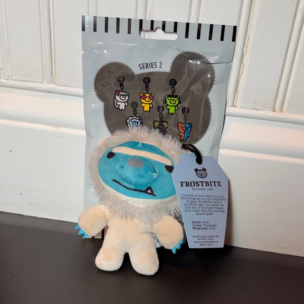 Deddy Bears Series 2 Clip-on
Plush - Frostbite Ultra Rare